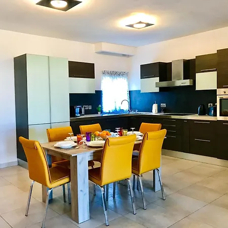 아파트 Fleur De Mai With Terrace *