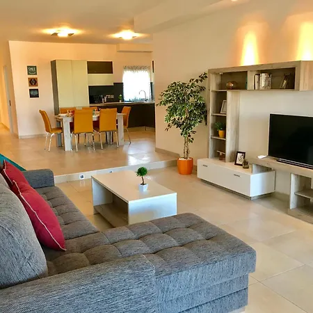 아파트 Fleur De Mai With Terrace *